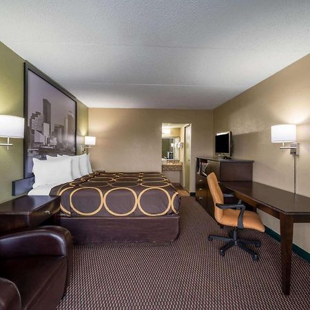 Super 8 by Wyndham Perrysburg-Toledo Hotel Eksteriør billede