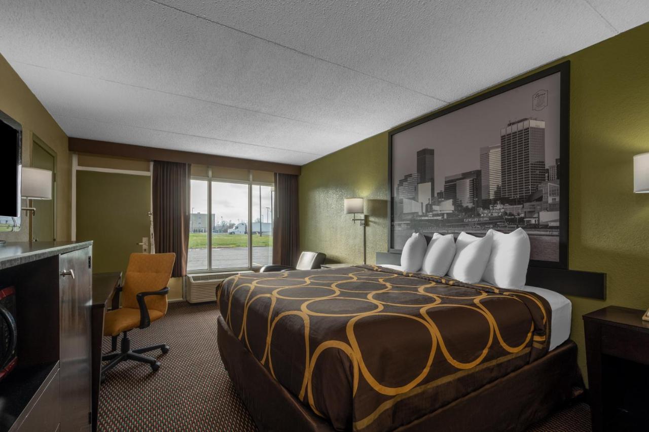 Super 8 by Wyndham Perrysburg-Toledo Hotel Eksteriør billede