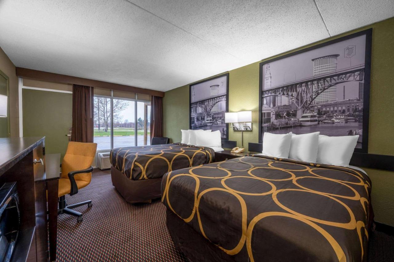 Super 8 by Wyndham Perrysburg-Toledo Hotel Eksteriør billede