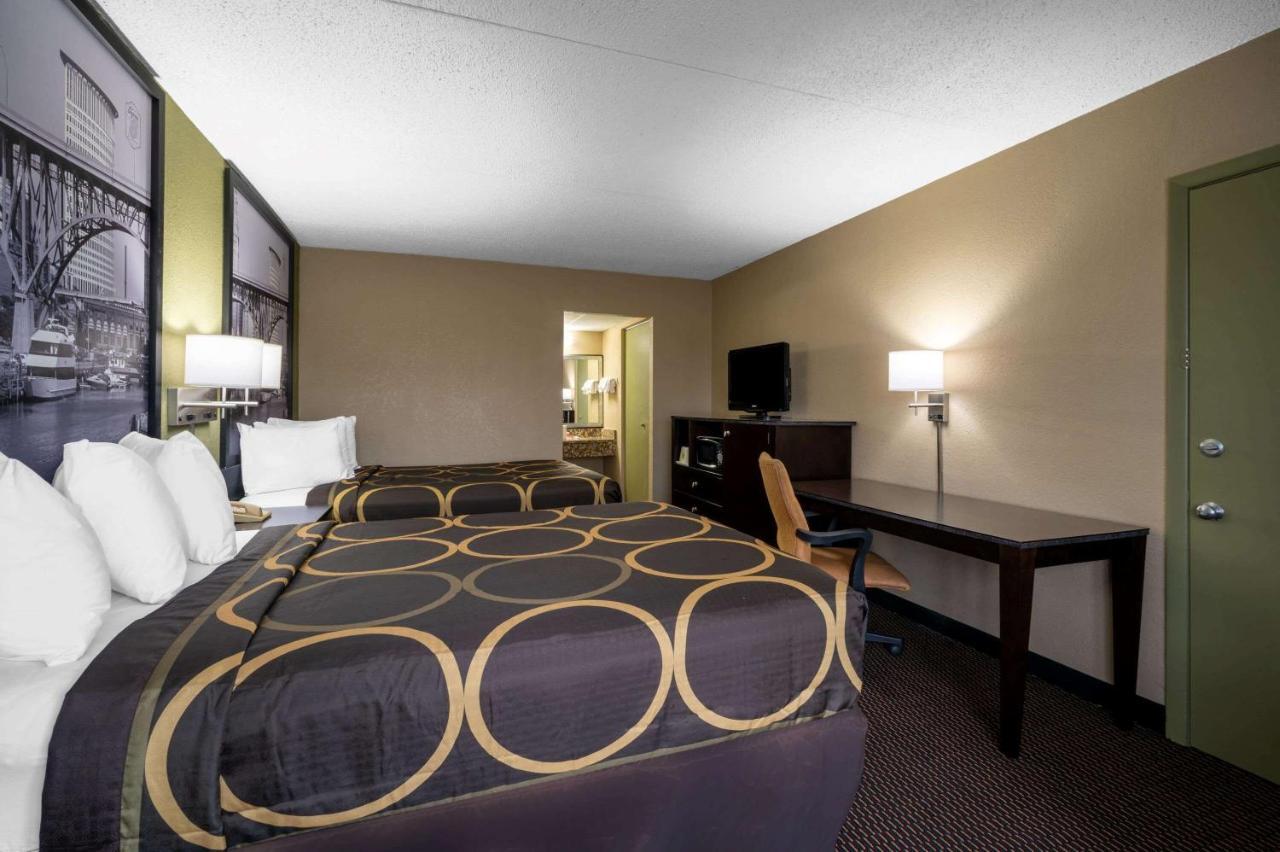 Super 8 by Wyndham Perrysburg-Toledo Hotel Eksteriør billede