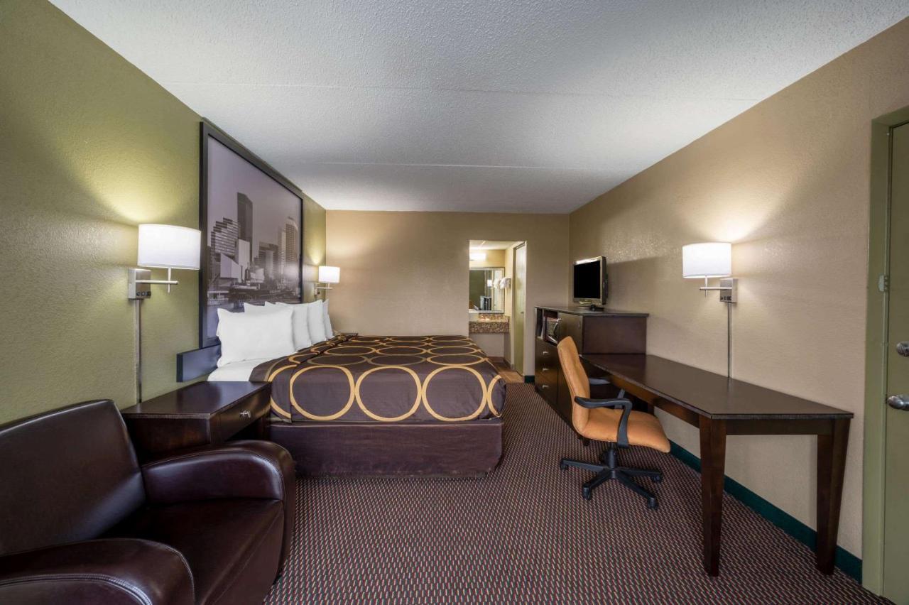 Super 8 by Wyndham Perrysburg-Toledo Hotel Eksteriør billede
