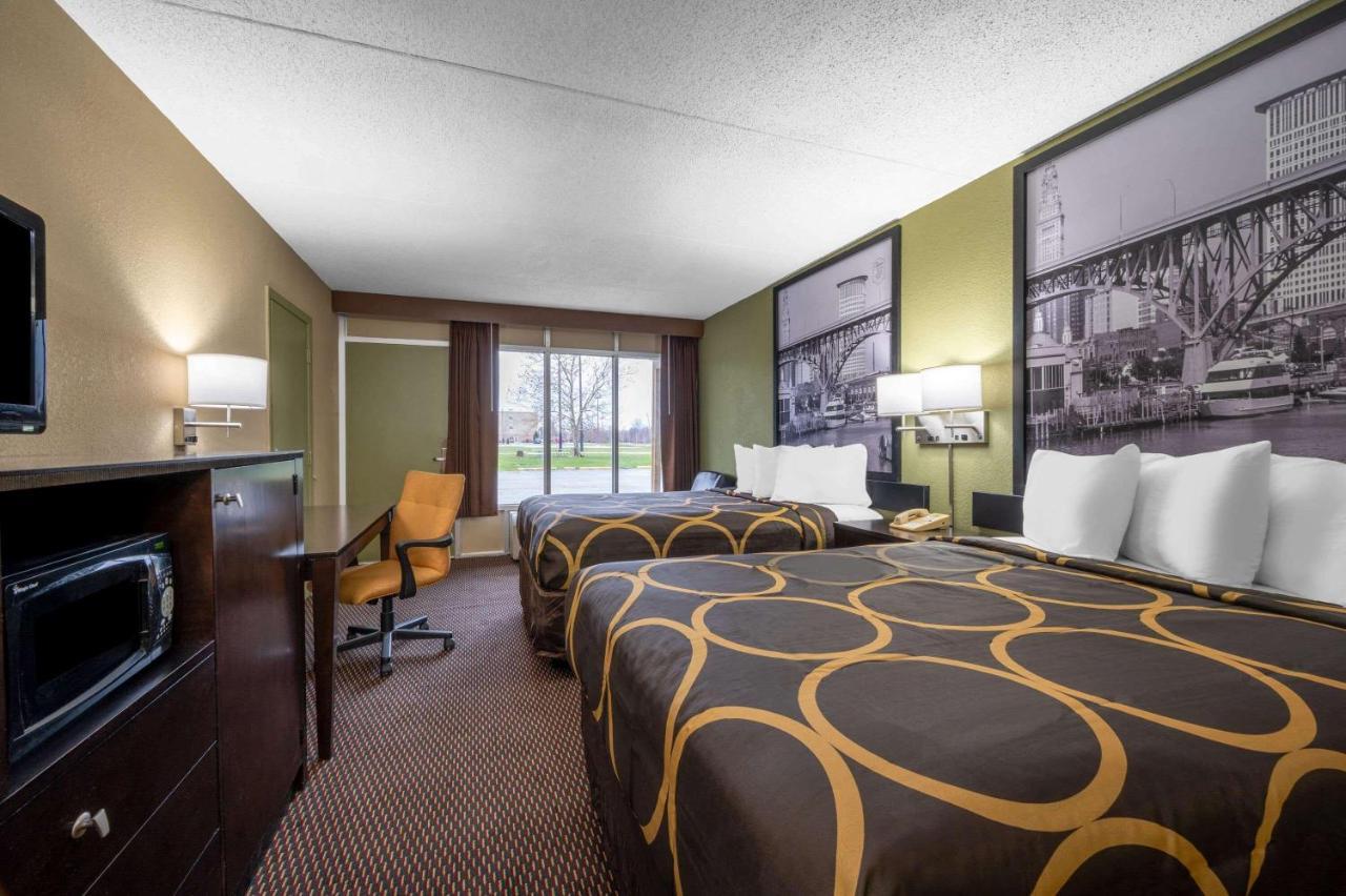 Super 8 by Wyndham Perrysburg-Toledo Hotel Eksteriør billede
