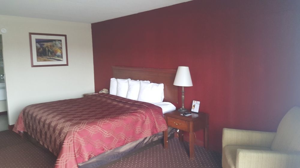 Super 8 by Wyndham Perrysburg-Toledo Hotel Eksteriør billede