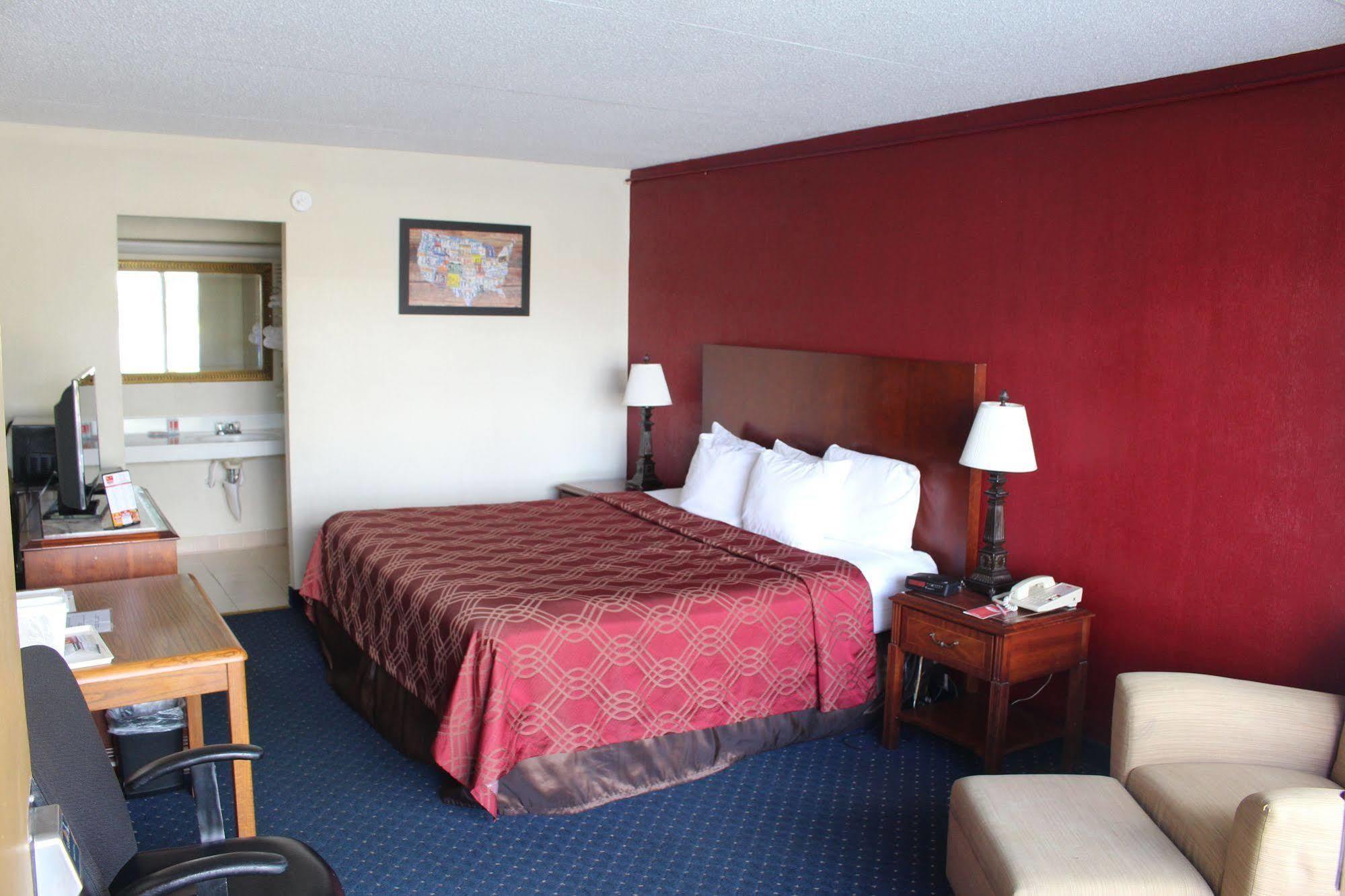 Super 8 by Wyndham Perrysburg-Toledo Hotel Eksteriør billede