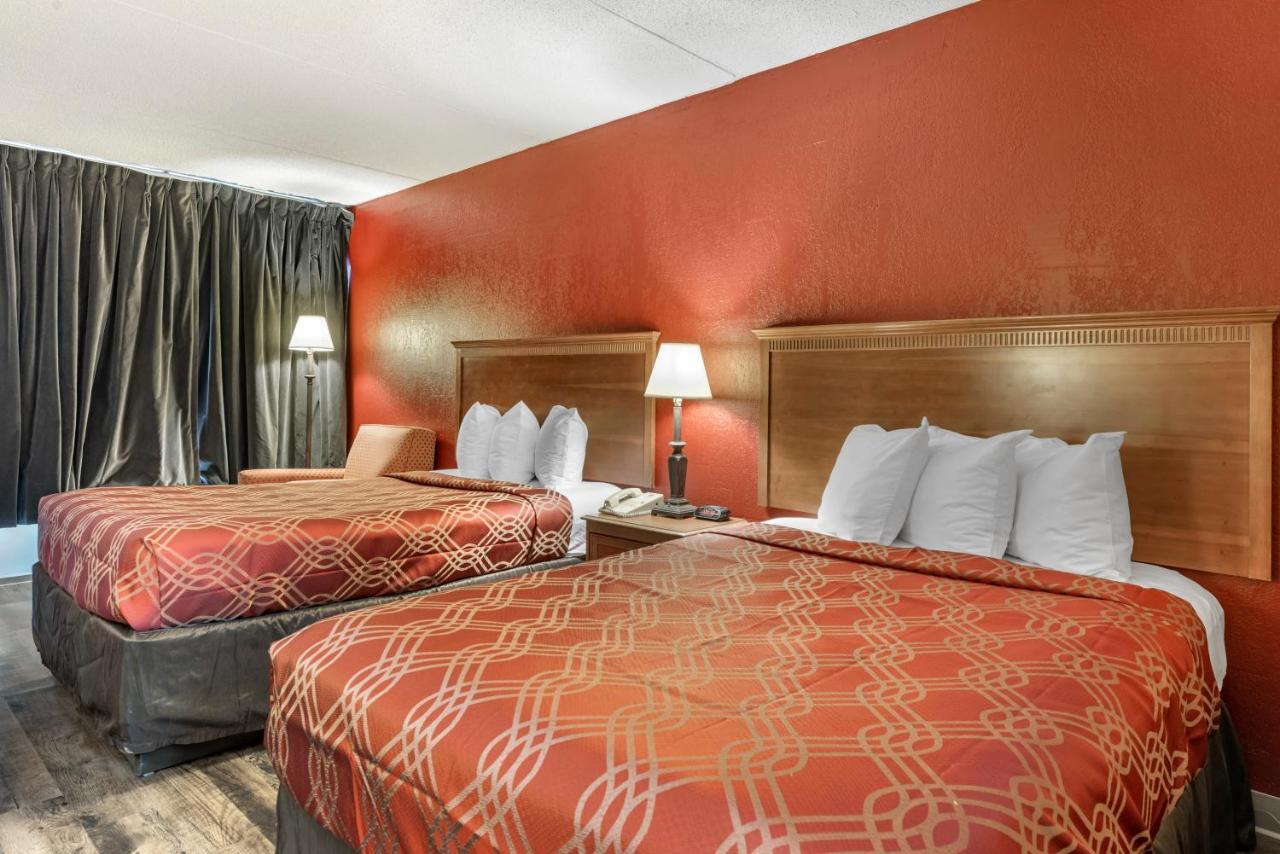 Super 8 by Wyndham Perrysburg-Toledo Hotel Eksteriør billede